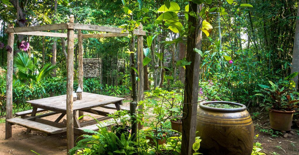 Sang Tong Huts Hotel Mae Hong Son Exterior photo