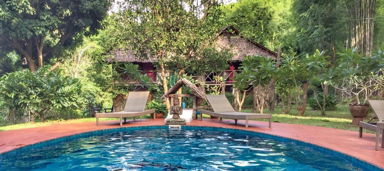Sang Tong Huts Hotel Mae Hong Son Exterior photo